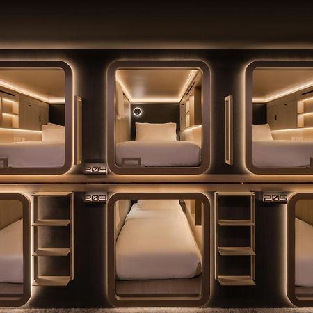 Cube Social Boutique Capsule Hotel At Boat Quay Singapore Exterior photo