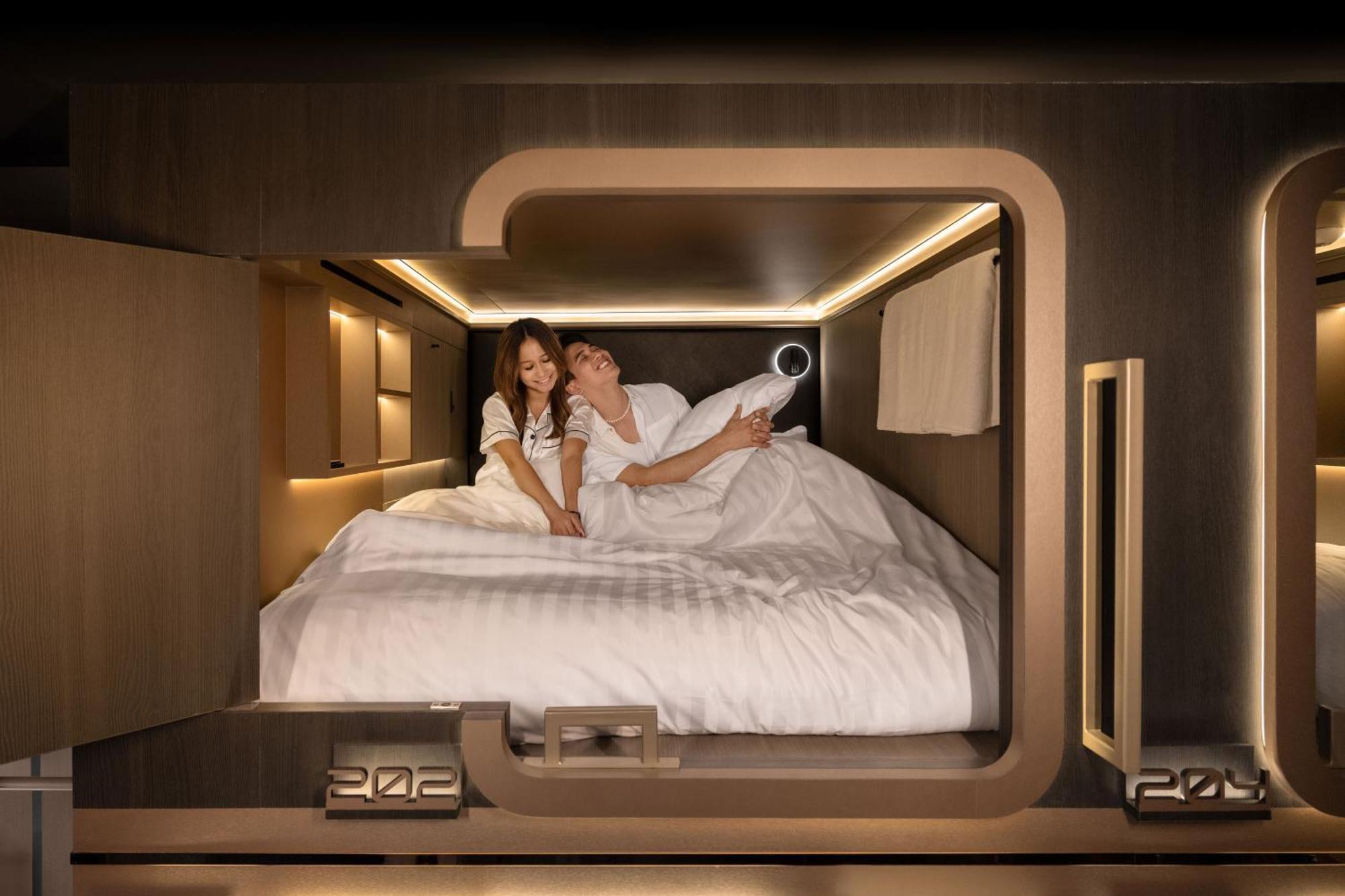 Cube Social Boutique Capsule Hotel At Boat Quay Singapore Exterior photo