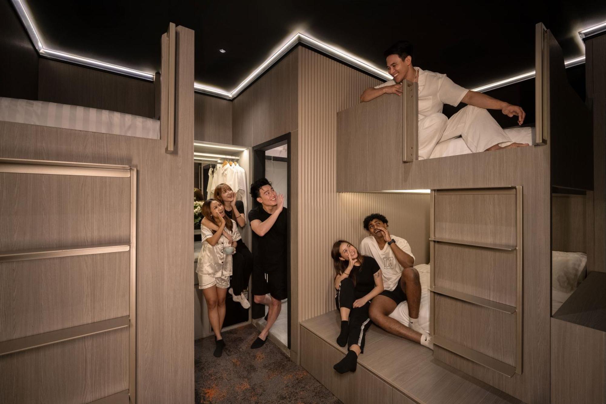 Cube Social Boutique Capsule Hotel At Boat Quay Singapore Exterior photo