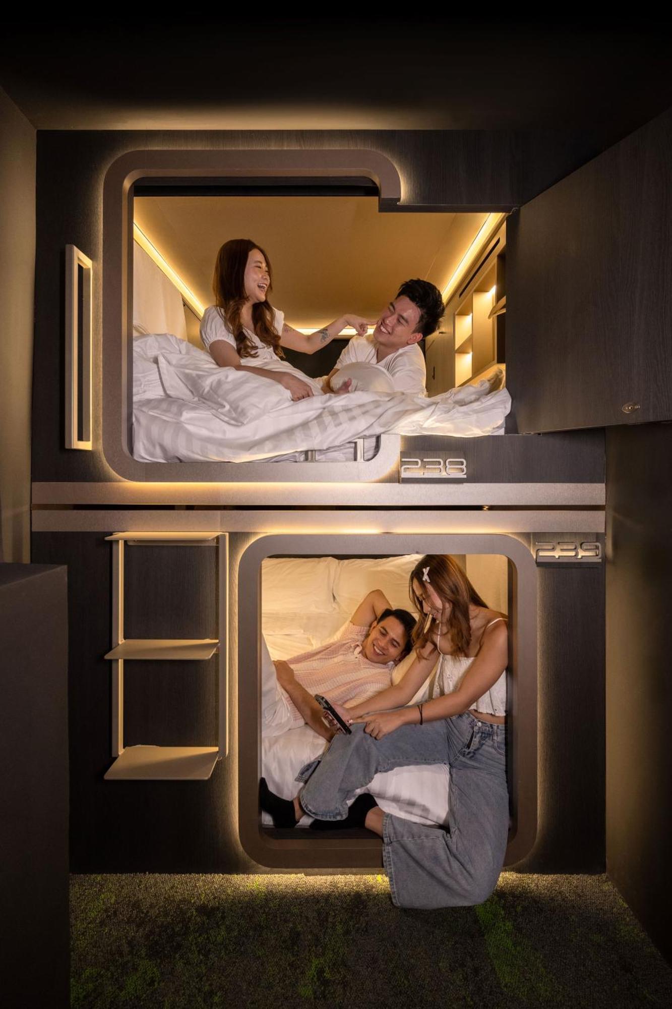 Cube Social Boutique Capsule Hotel At Boat Quay Singapore Exterior photo