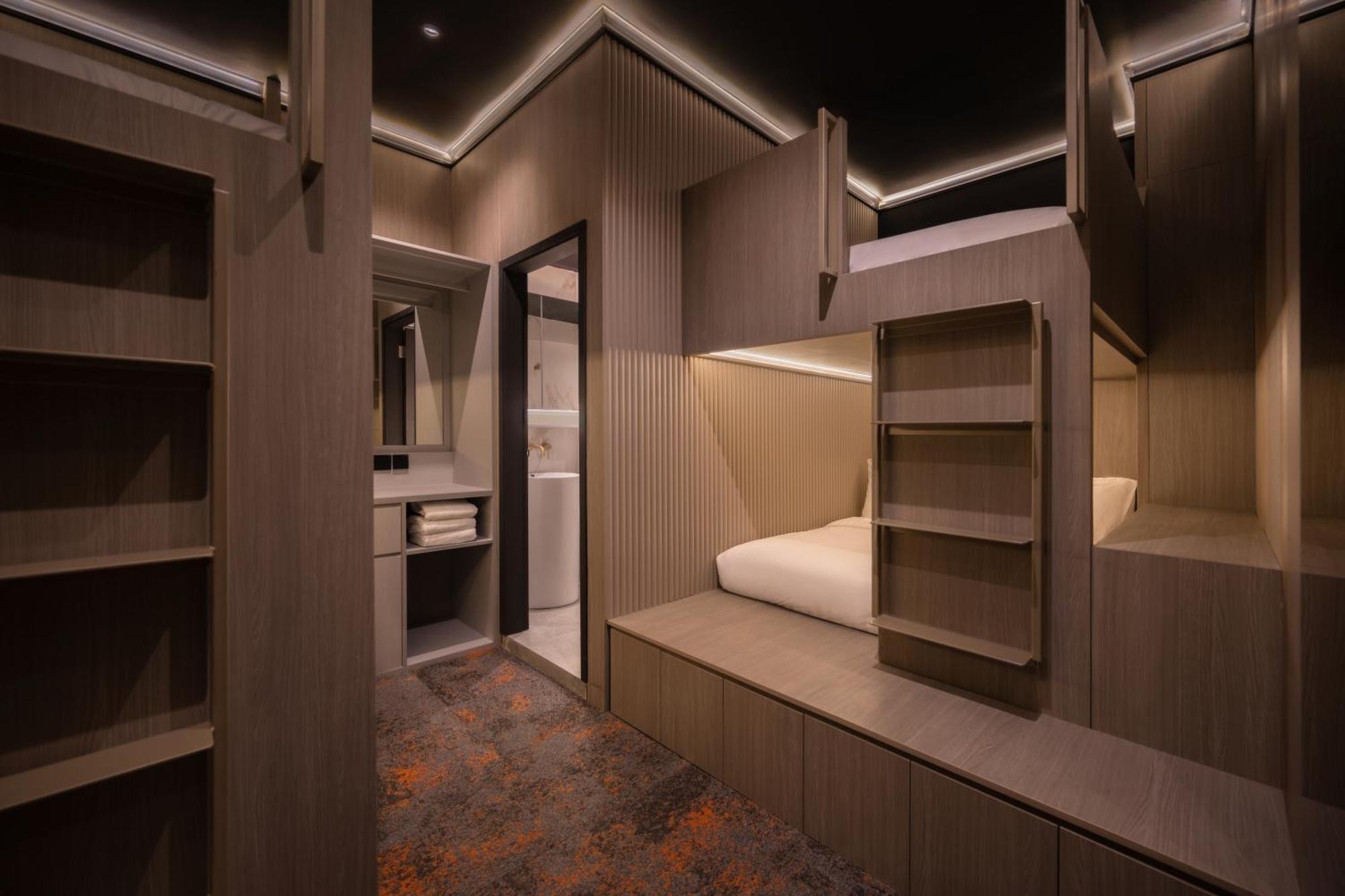 Cube Social Boutique Capsule Hotel At Boat Quay Singapore Exterior photo