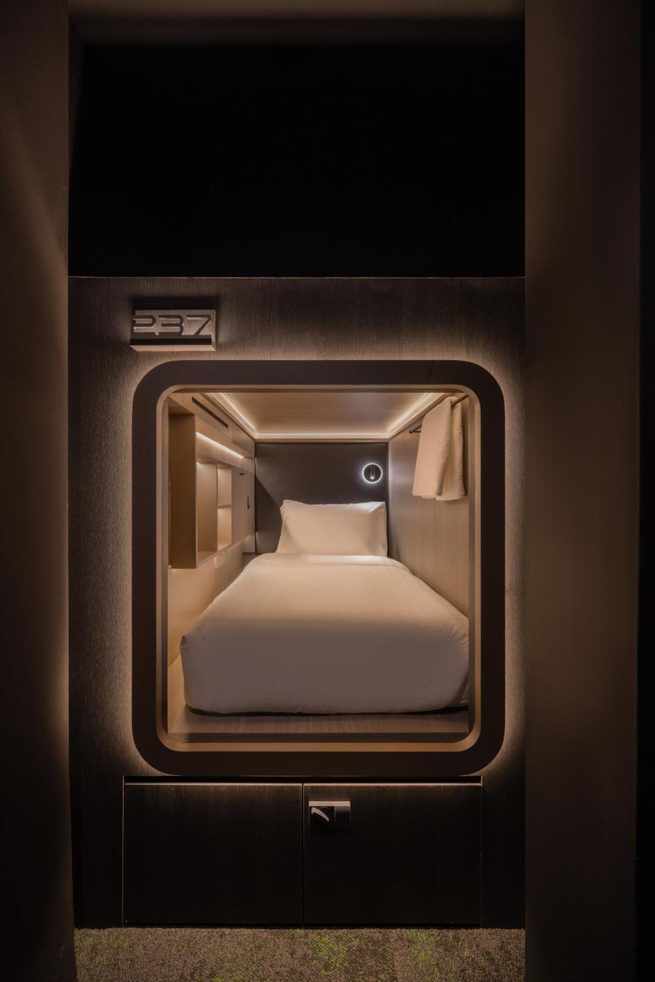 Cube Social Boutique Capsule Hotel At Boat Quay Singapore Exterior photo