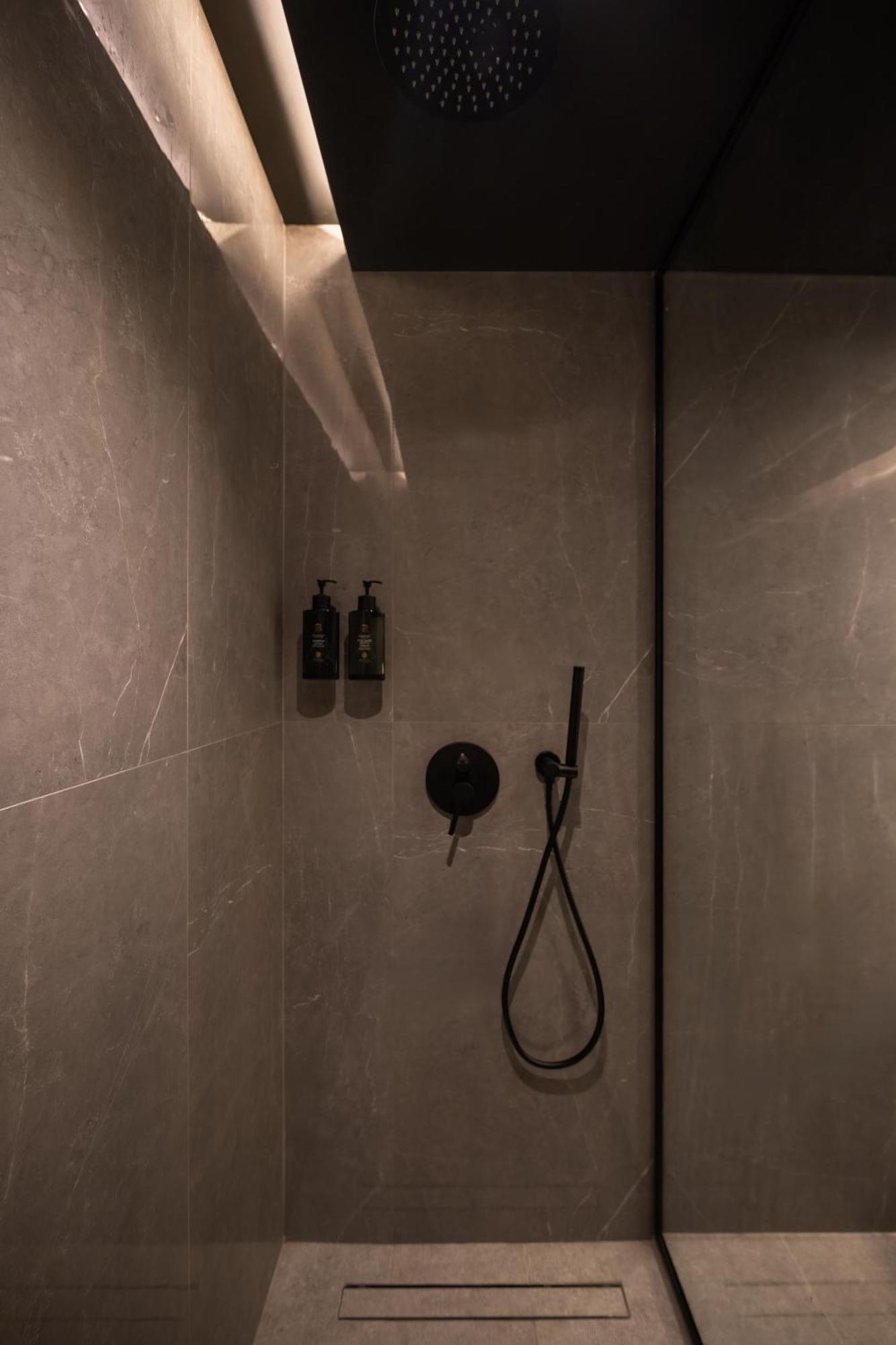 Cube Social Boutique Capsule Hotel At Boat Quay Singapore Exterior photo